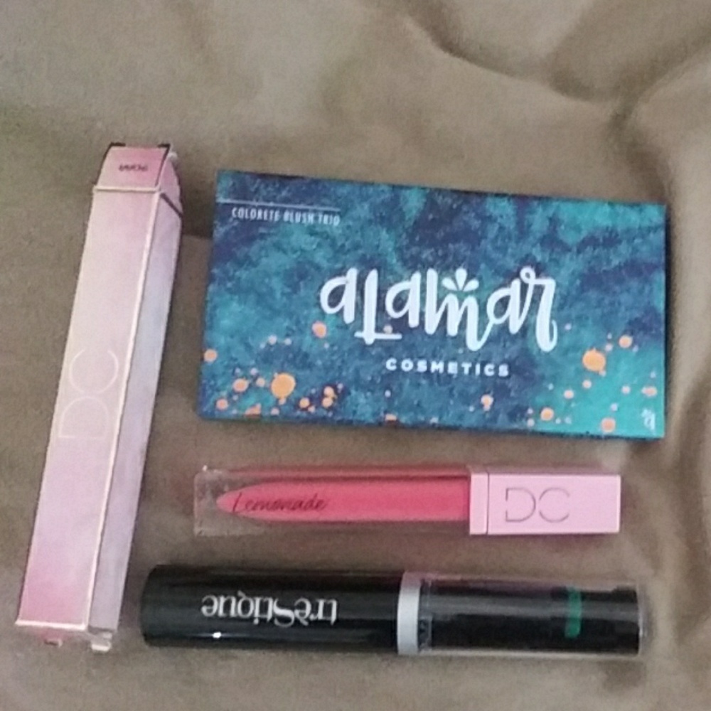 Makeup bundle